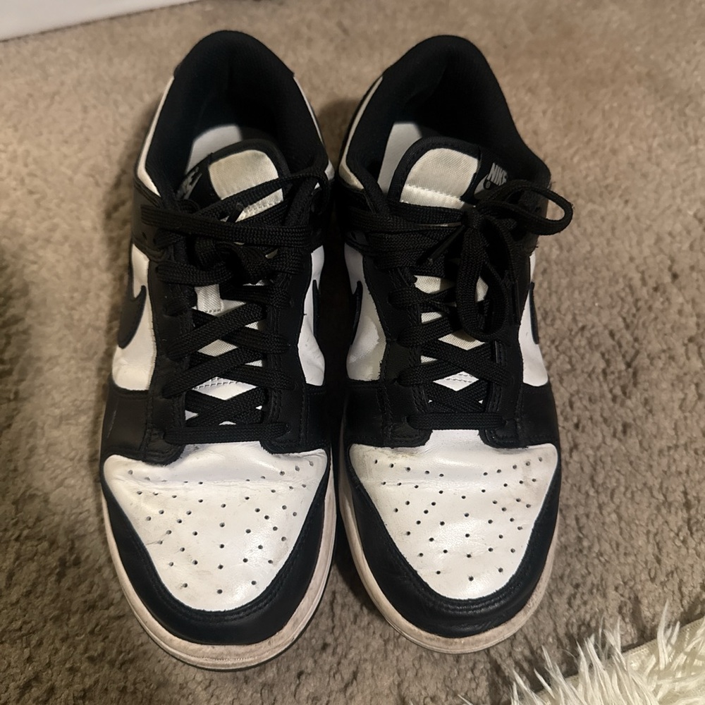 Nike Black and White Sneakers Classic Low-Top Design - Panda Dunks